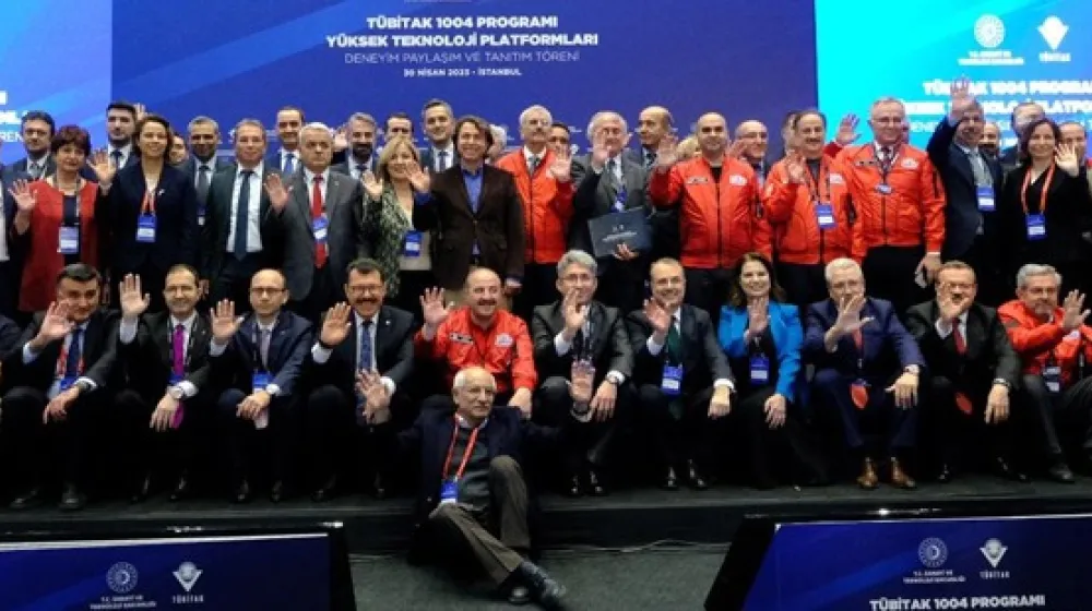 https://tubitak.gov.tr/sites/default/files/tubitak_1004_programi_ile_sanayi_universite_ve_kamu_guclerini_birlestirdi_12_yeni_yuksek_teknoloji_platformu_daha_desteklendi-ana.jpeg