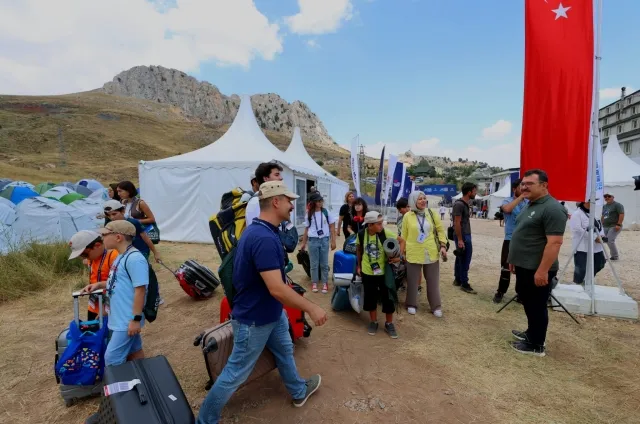 Bu Yıl Son Kez Antalya’da Yıldızlarla Buluşuyoruz