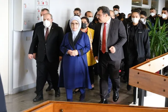 Emine Erdoğan, TÜBİTAK Marmara Araştırma Merkezi’ni Ziyaret Etti