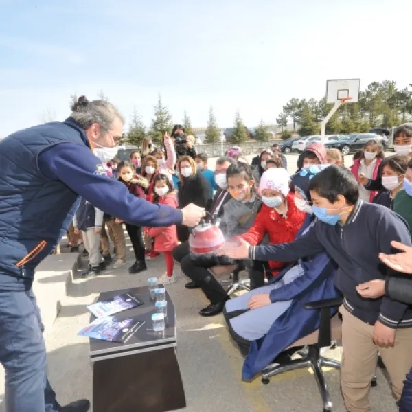 Bilimi ve Teknolojiyi Çocuklarımızla Buluşturmaya Devam Ediyoruz