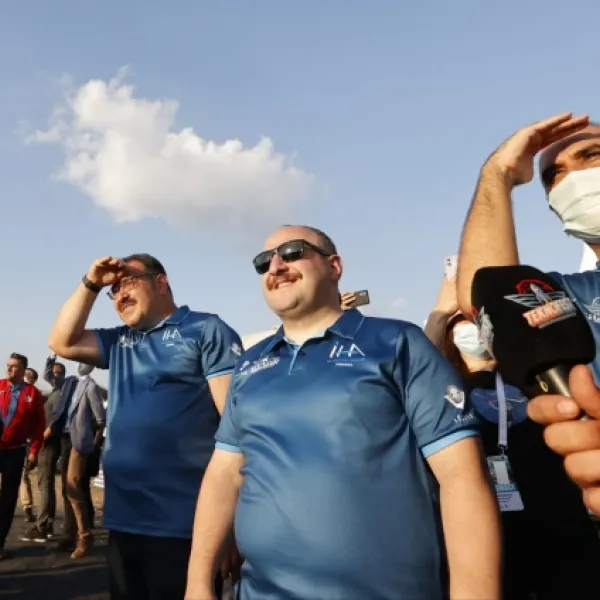 Bakan Varank ve TÜBİTAK Başkanı Mandal'dan İHA Yarışması Takımlarına Ziyaret