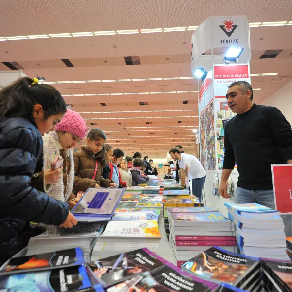 10. Ankara Kitap Fuarı’na Büyük İlgi (Galeri)