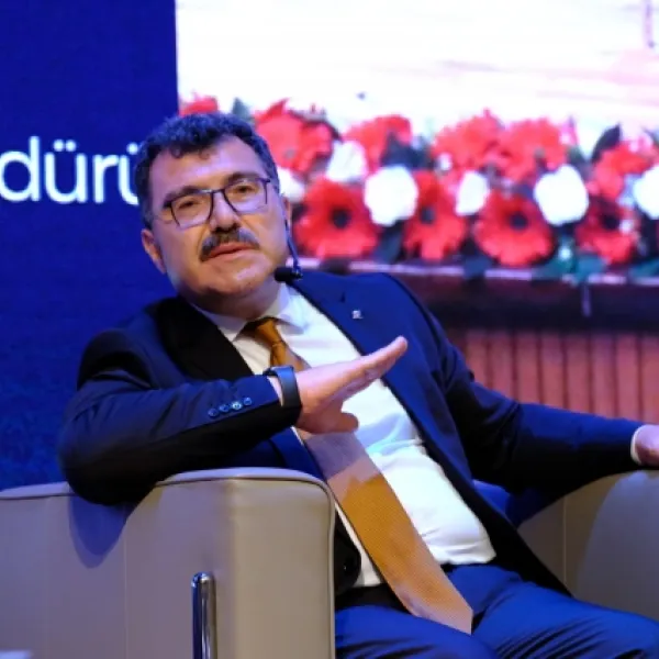 TÜBİTAK Başkanı Prof. Dr. Mandal, Gençlik Bilişim Festivalinde Gençlerle Buluştu